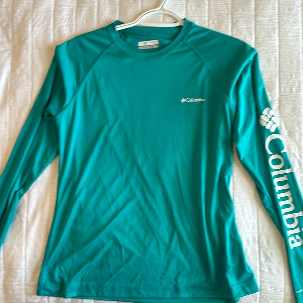 Columbia sports ware size small, long sleeve, green/teal